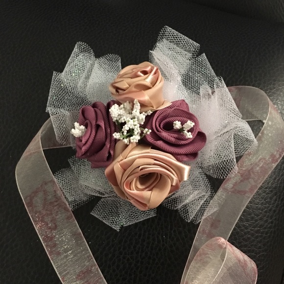 Handmade wrist corsage! Wedding, prom, party - Picture 2 of 4